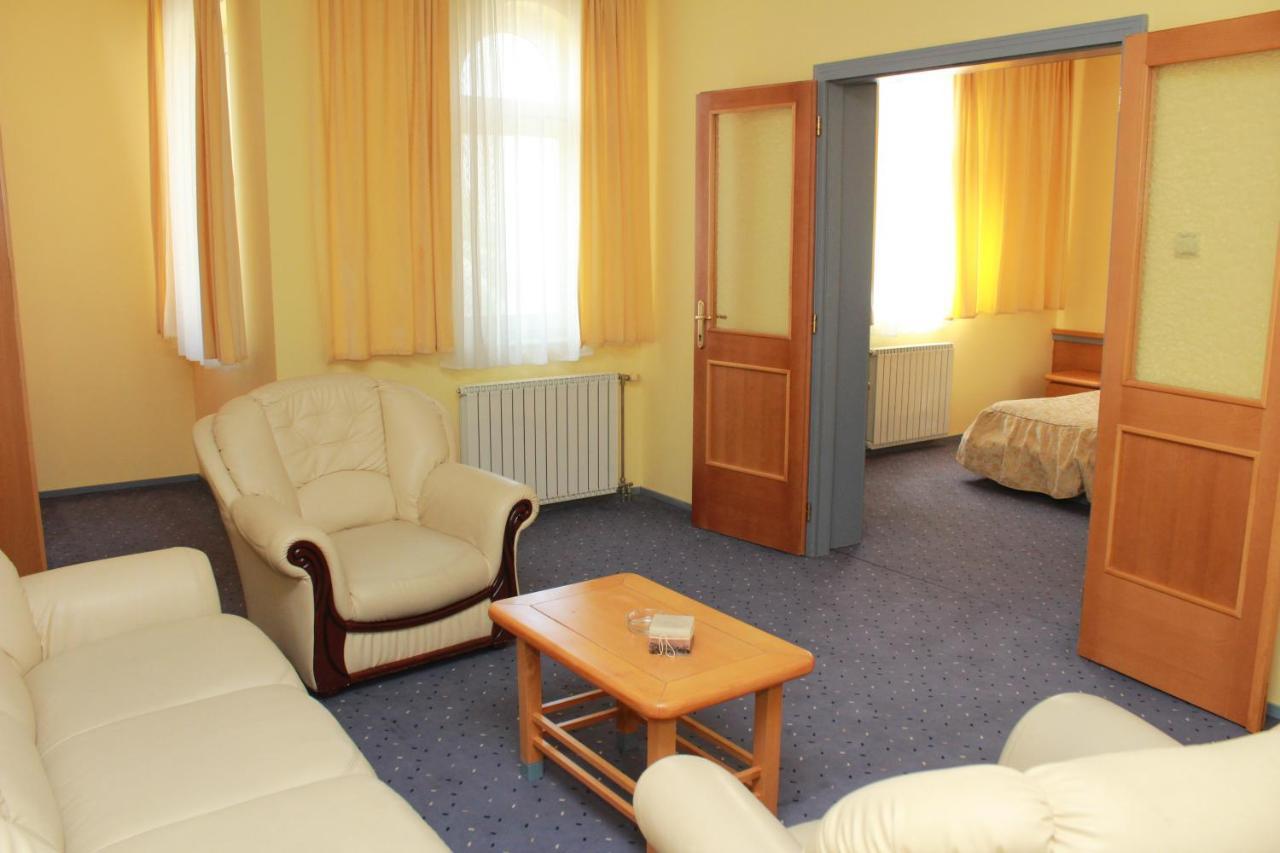 Hotel Prezident Палич Екстер'єр фото