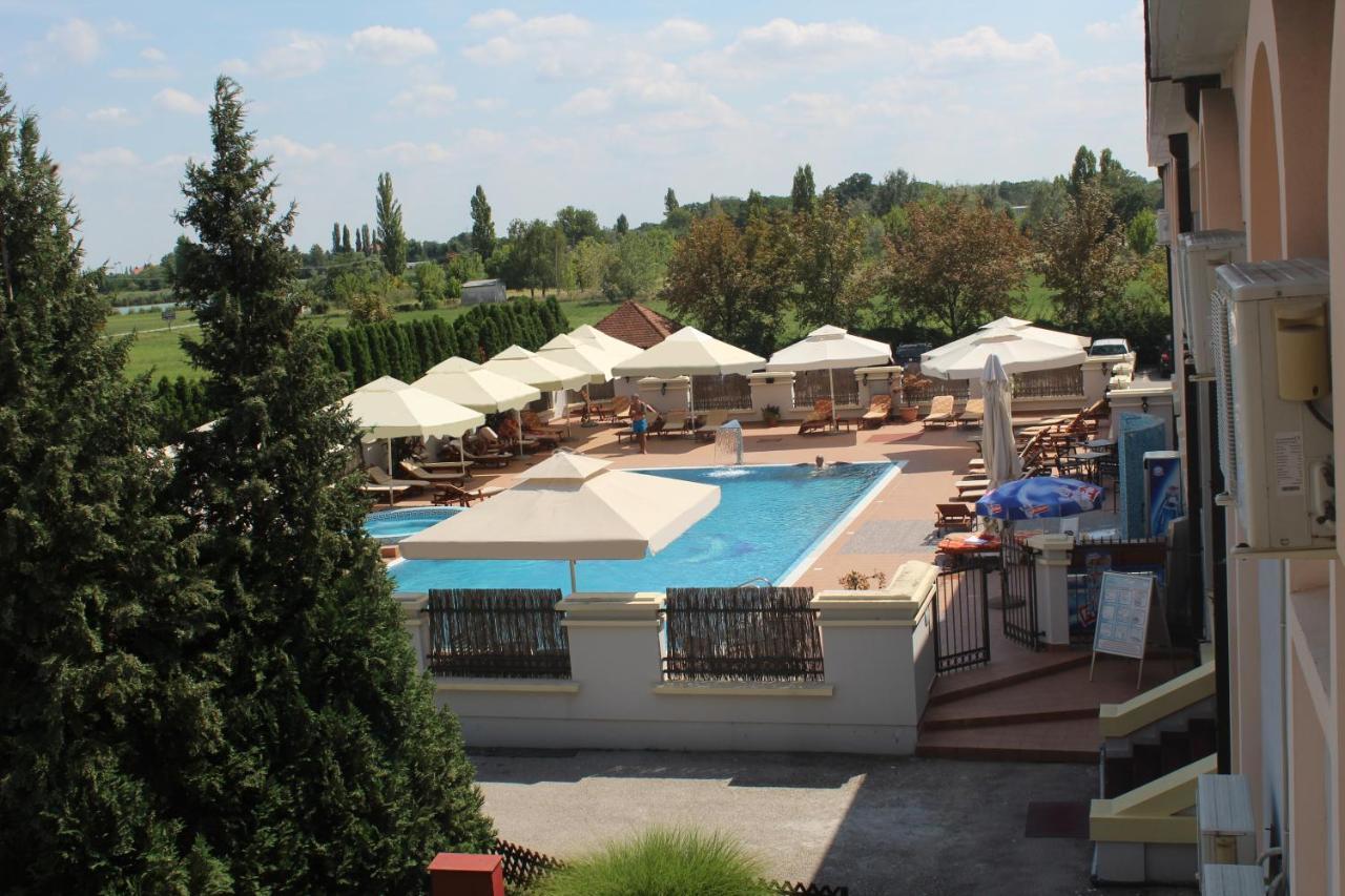 Hotel Prezident Палич Екстер'єр фото